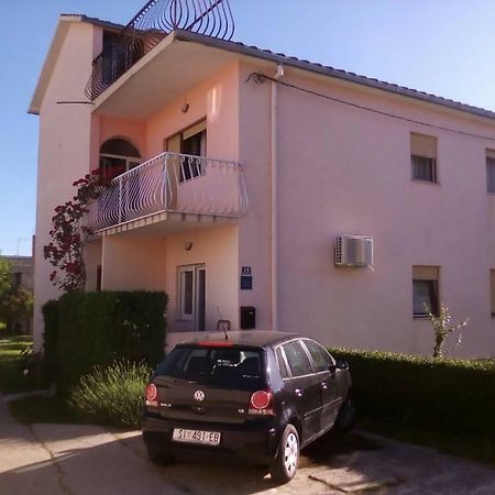 Apartmani Ledenko Kaštela エクステリア 写真