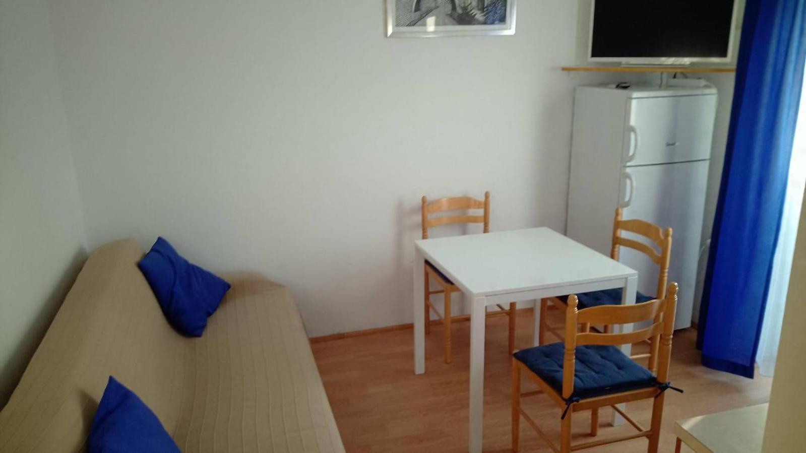 Apartmani Ledenko Kaštela エクステリア 写真