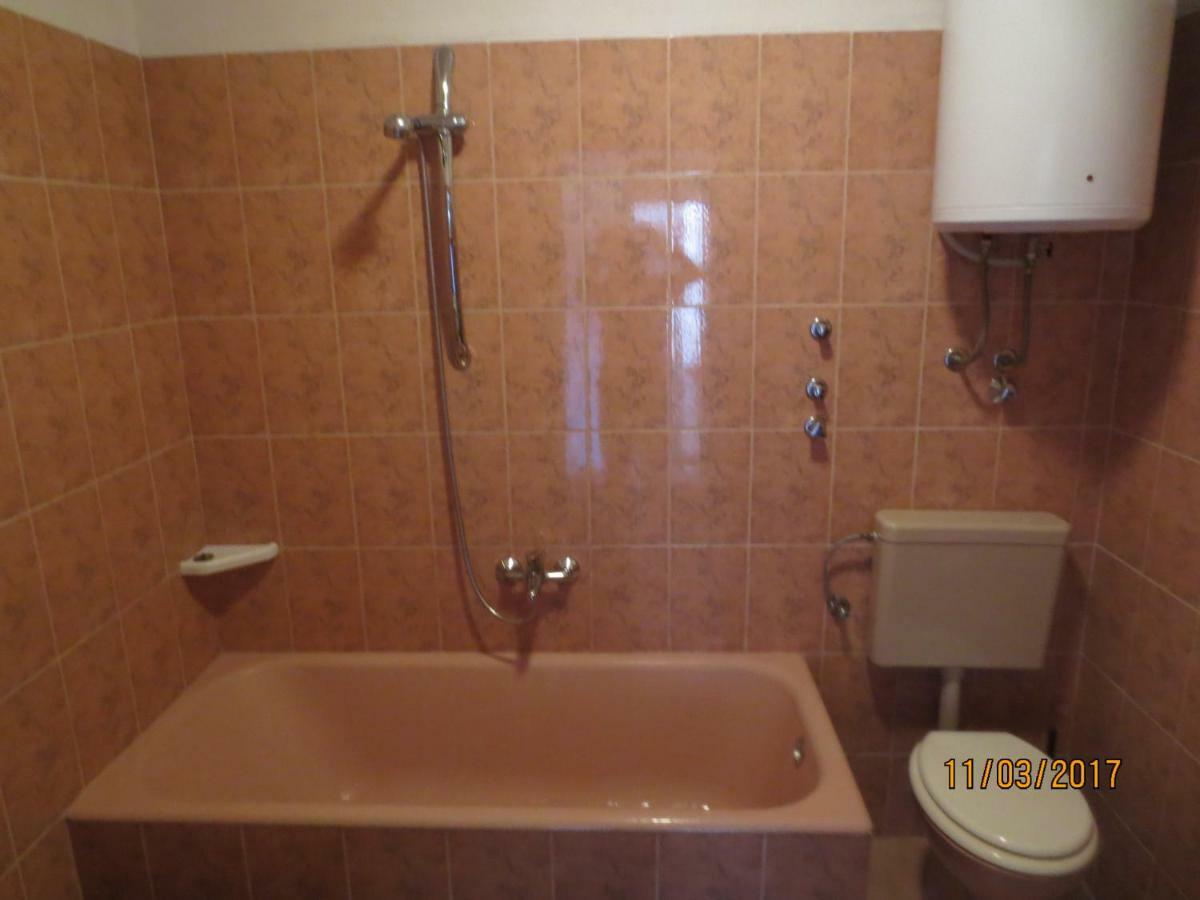 Apartmani Ledenko Kaštela エクステリア 写真