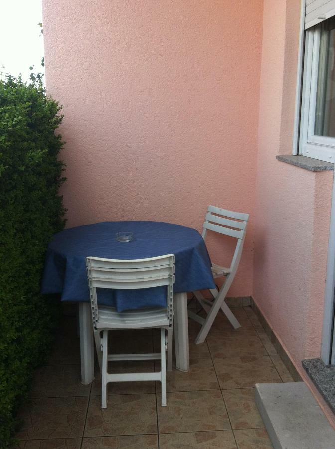 Apartmani Ledenko Kaštela エクステリア 写真