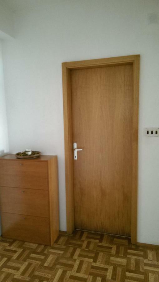 Apartmani Ledenko Kaštela エクステリア 写真
